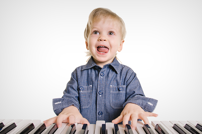 Música Do Jogo De Duas Crianças No Piano Foto de Stock - Imagem de  creatividade, ativo: 61002532