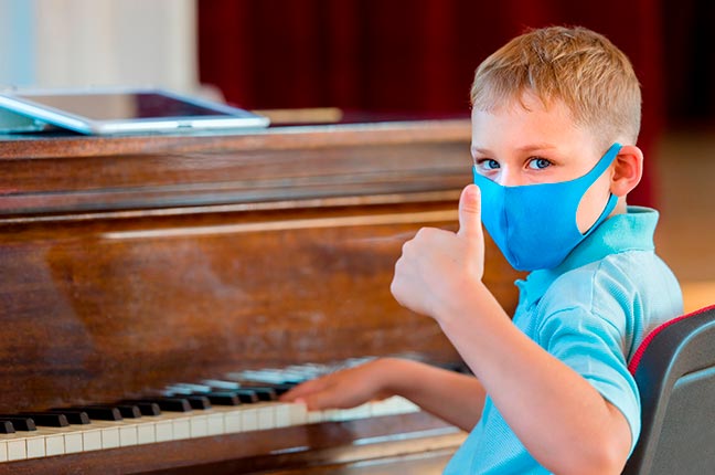 tocar piano durante pandemia