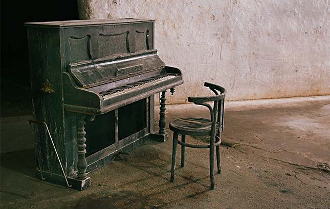 piano antigo