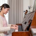 Como tocar piano pode ajudar na saúde mental