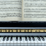 O que é “andamento” na música para piano?
